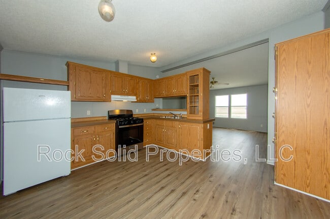 Building Photo - 1556 Rd 140