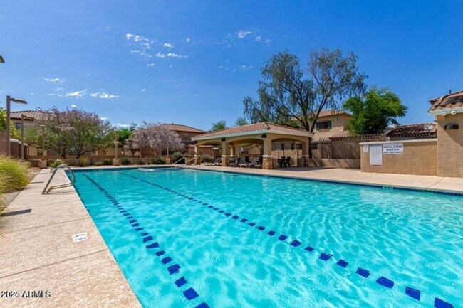 Building Photo - Lifestyle and convenience all in one!