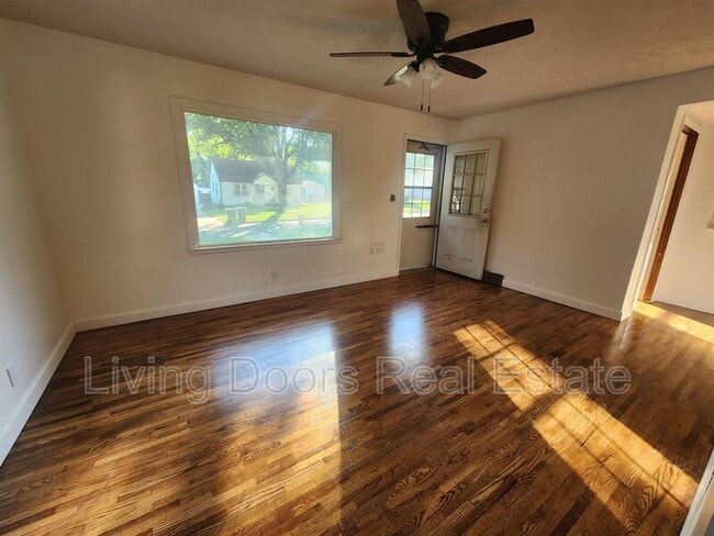 Building Photo - 501 S 38th St