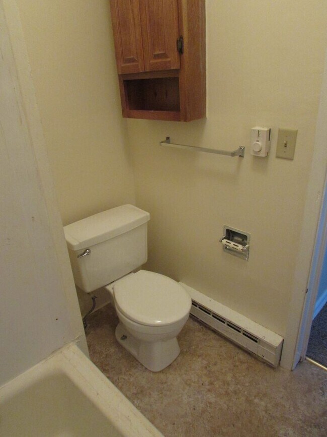 Building Photo - 2065 Winnebago St