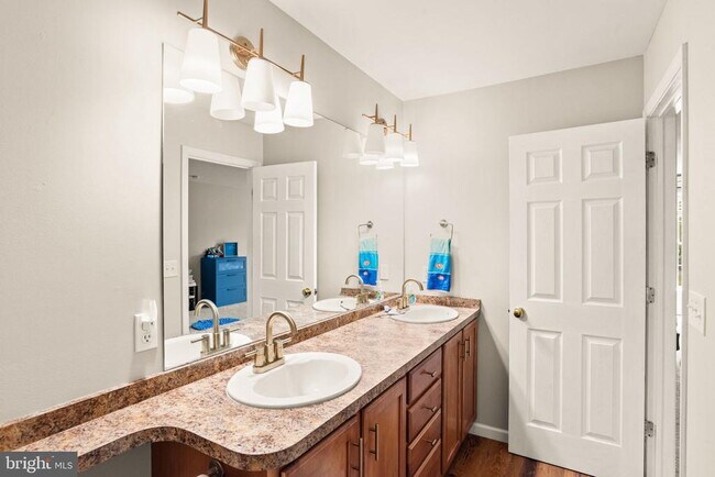 Building Photo - 2080 Deer Run Dr