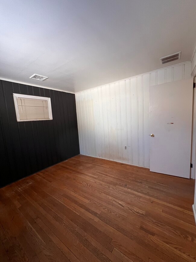 Building Photo - 72 Carlton St