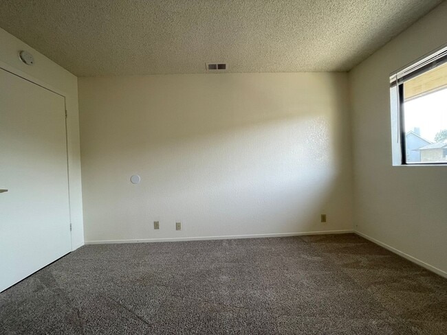 Building Photo - 9339-33 Musselman Dr.