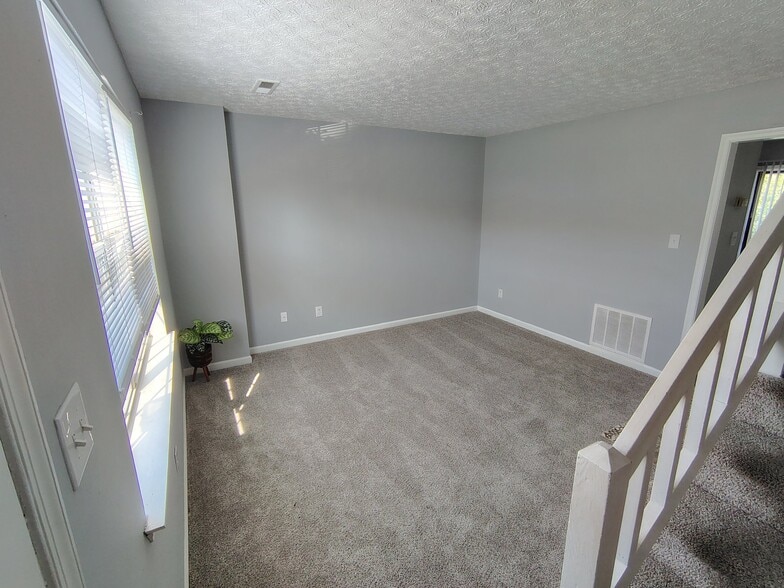 Building Photo - 16 Duiguid Dr