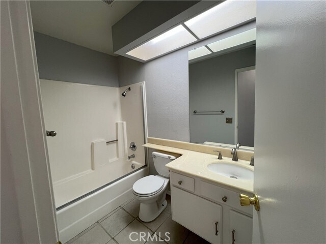 Building Photo - 44017 Kirkland Ave