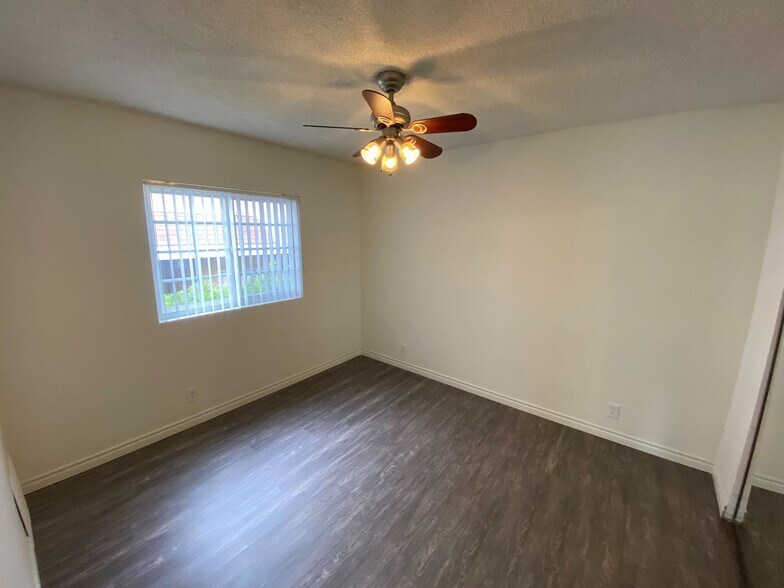 Building Photo - 3728 S Bentley Ave