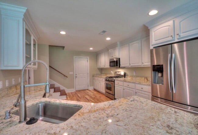 Building Photo - 3005 Daufaskie Rd