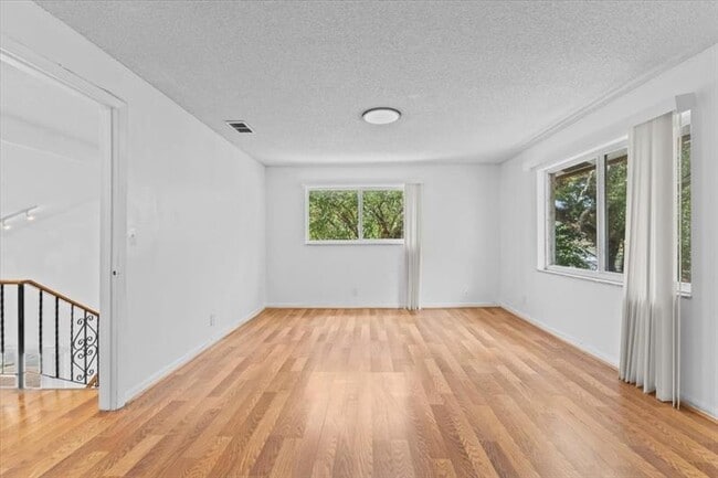 Building Photo - 5410 SW 43rd Terrace