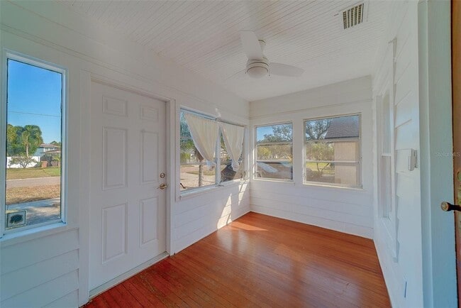 Building Photo - 4642 7th Ave N