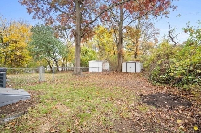 Building Photo - 24 Bows Ln