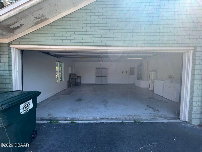 Building Photo - 524 Pelican Bay Dr