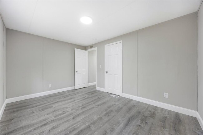 Building Photo - 9935 Baylor Ave