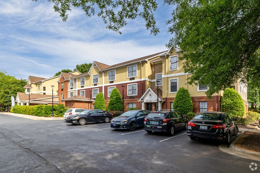 Primary Photo - Flats at 87Ten