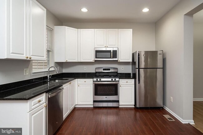 Building Photo - 20382 Farmgate Terrace