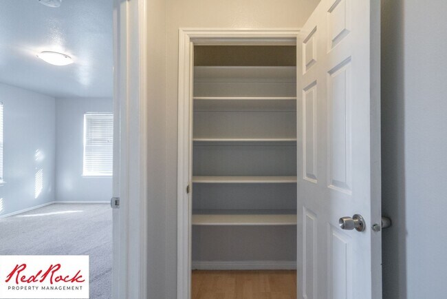 Building Photo - Bright & Spacious 3-Bed, 2-Bath Home in Wa...