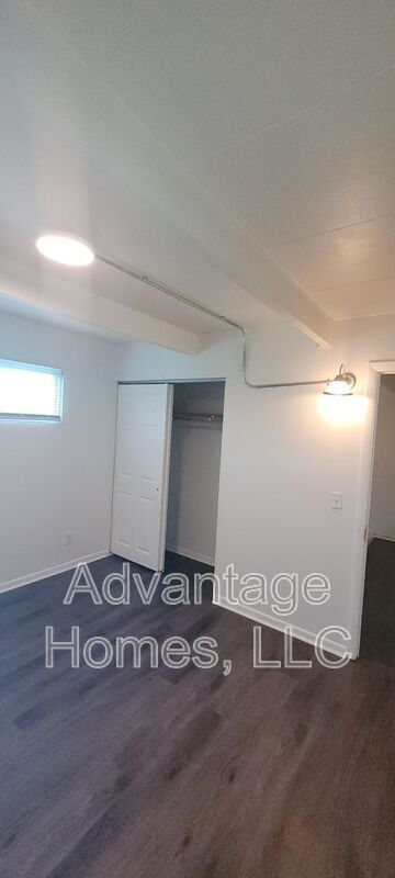 Building Photo - 829 N 70th Terrace