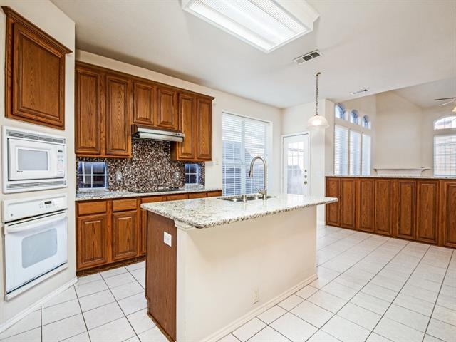 Building Photo - 2337 Ravenhurst Dr