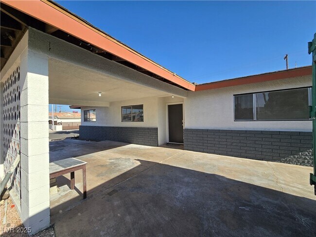 Building Photo - 4001 Via Vaquero Ave