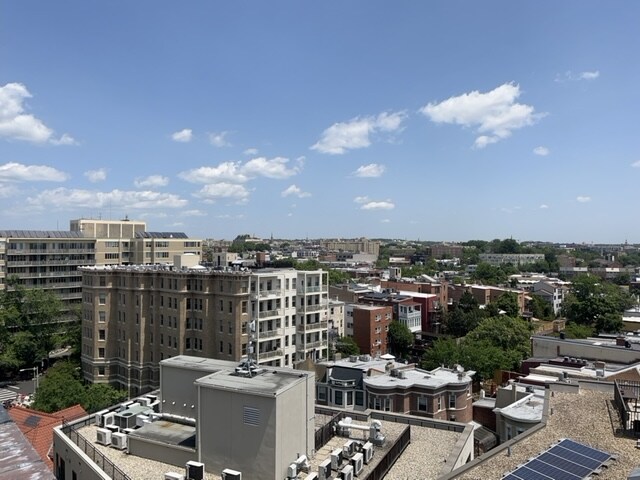 Building Photo - 1954 Columbia Rd NW