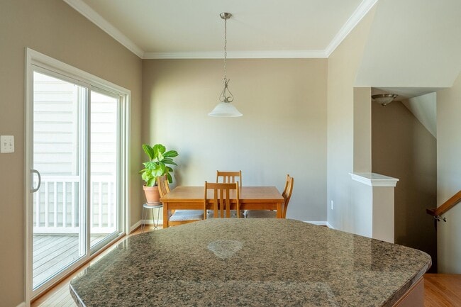 Building Photo - 1992 Asheville Dr