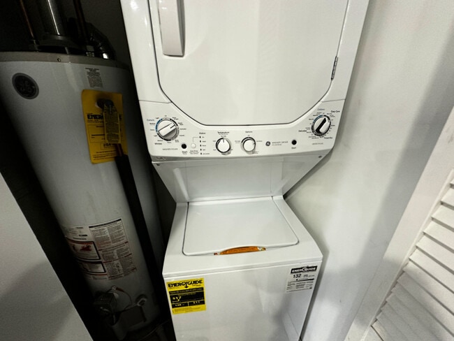 Building Photo - 3705 N Kedzie Ave