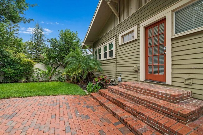 Building Photo - 1107 W Horatio St