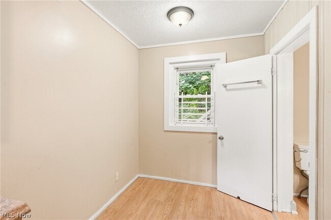 Building Photo - 285 Sumner Ct