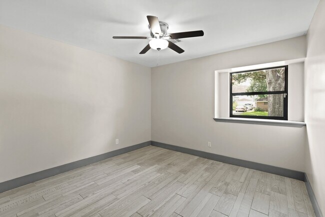 Building Photo - 5522 Braesvalley Dr