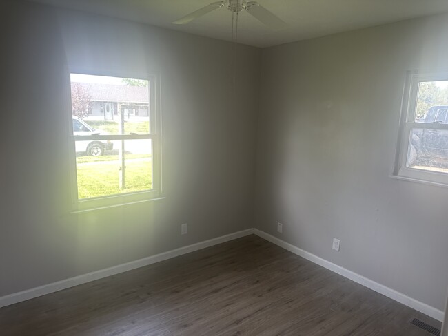 Building Photo - 1207 Chalet Ave