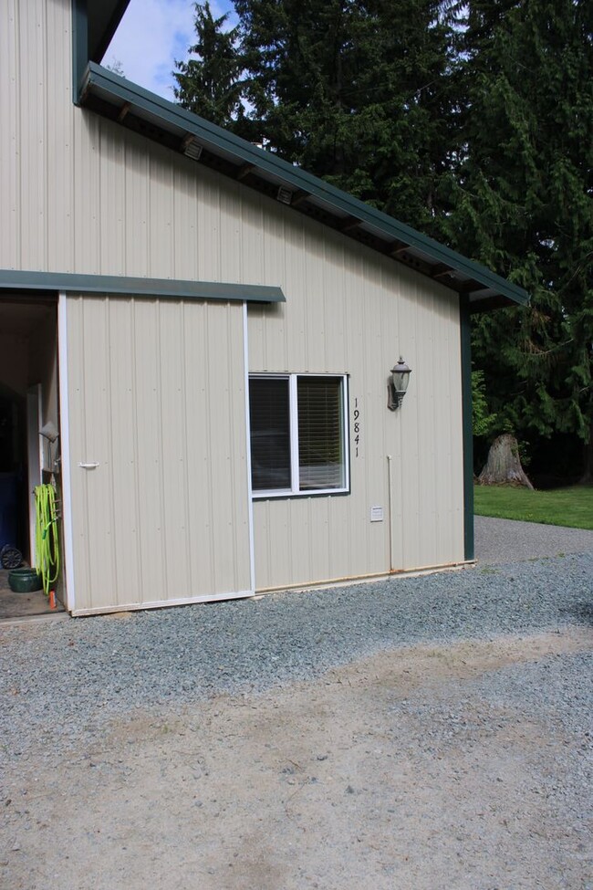 Primary Photo - Gated 1 Bedroom Apartment