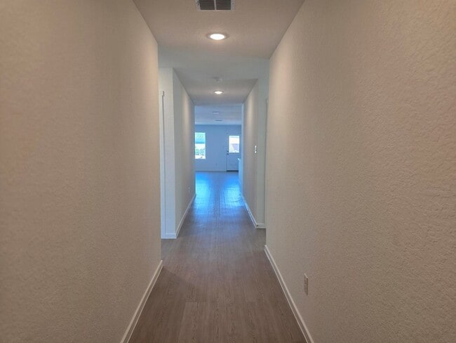 Building Photo - 3214 Glacier Blf