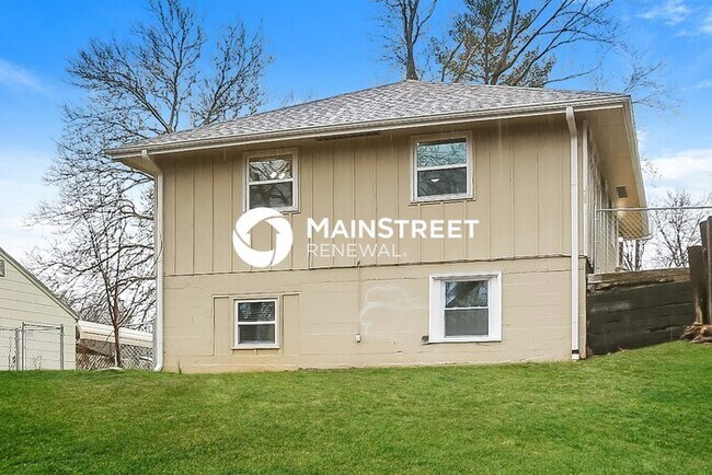 Building Photo - 3 Bedroom Pet-Friendly Home in INDEPENDENC...