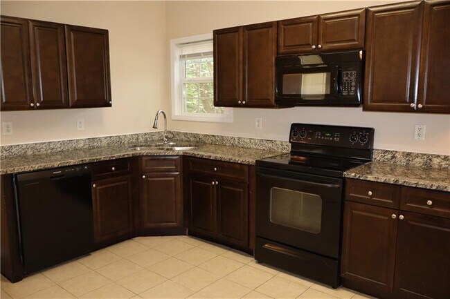 Building Photo - 176 Rivergate Ct