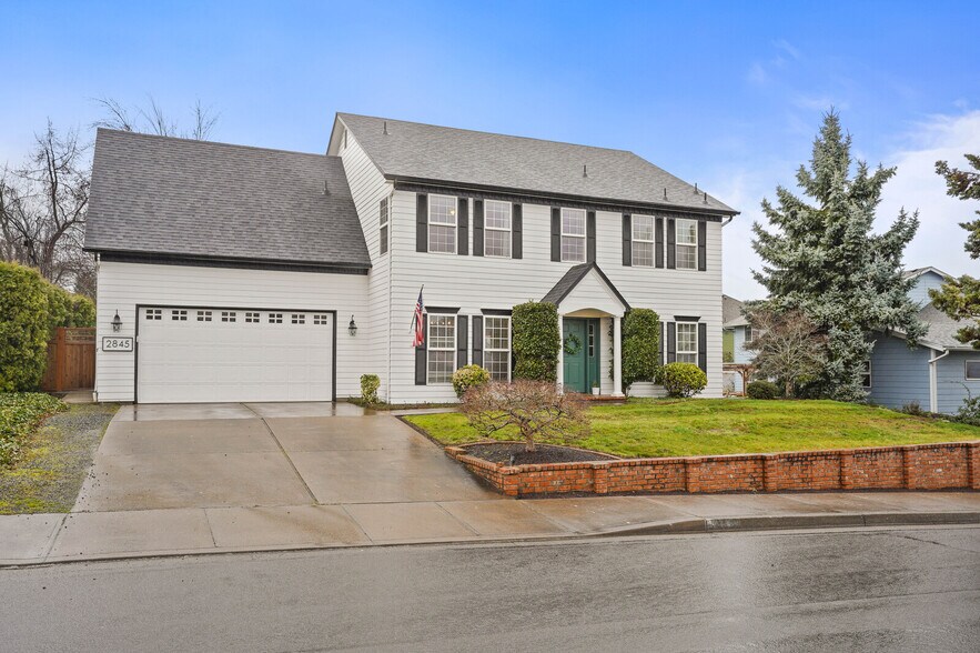 Building Photo - 2845 Eastlake Dr SE