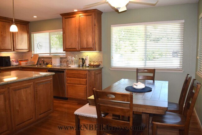 Building Photo - 9006 El Patio Ct