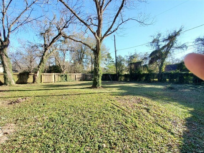 Building Photo - 4514 Willowbrook Blvd
