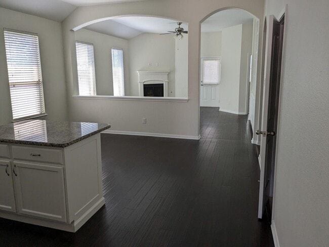 Building Photo - 18507 Magnolia Dell Dr