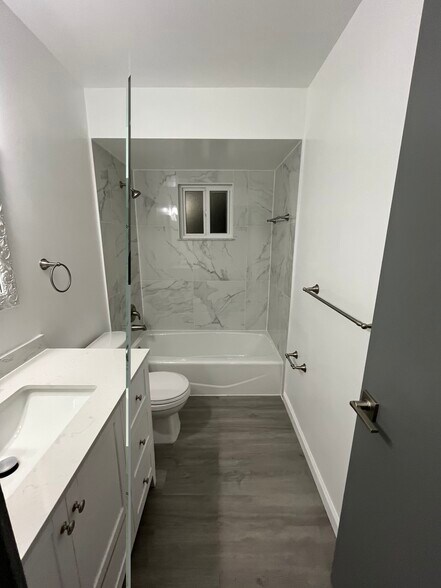 Building Photo - 218 Perth Ct