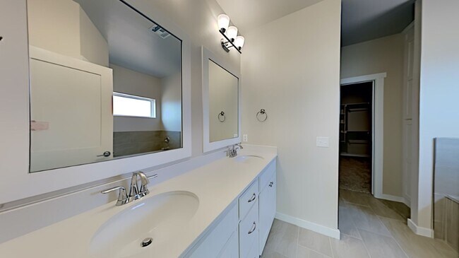 Building Photo - A Nice 3 Bedroom 2.5 Bathroom Custom Home ...