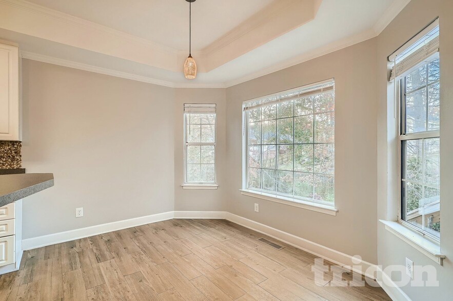 Building Photo - 9235 Raleigh Way