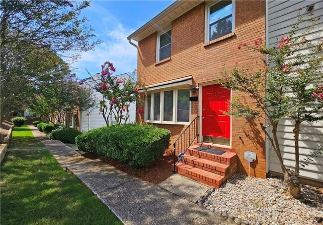 Building Photo - 434 High Creek Trce