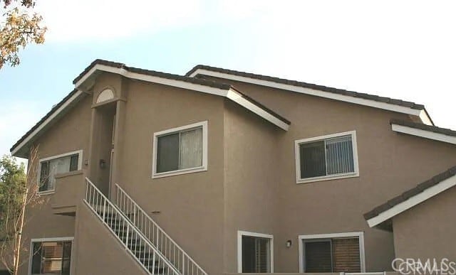 Building Photo - 543 Springbrook N