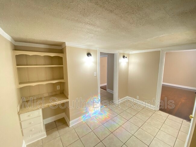 Building Photo - 1796 Nelson Ave