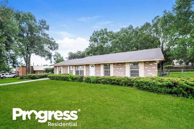 Building Photo - 3412 Groveview Dr