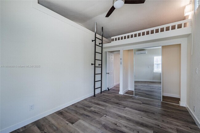 Building Photo - 4504 Oakley St