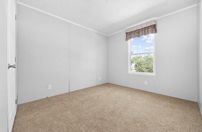 Building Photo - 8376 Huntington Ct