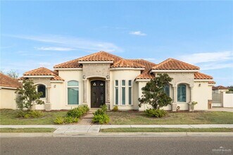 Building Photo - 3704 Ebro Dr