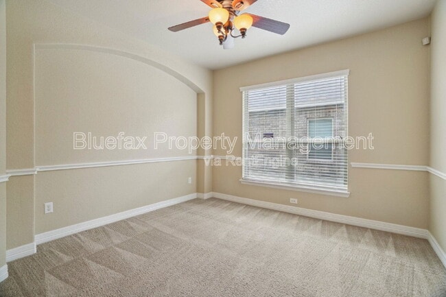 Building Photo - 11326 Begonia rock