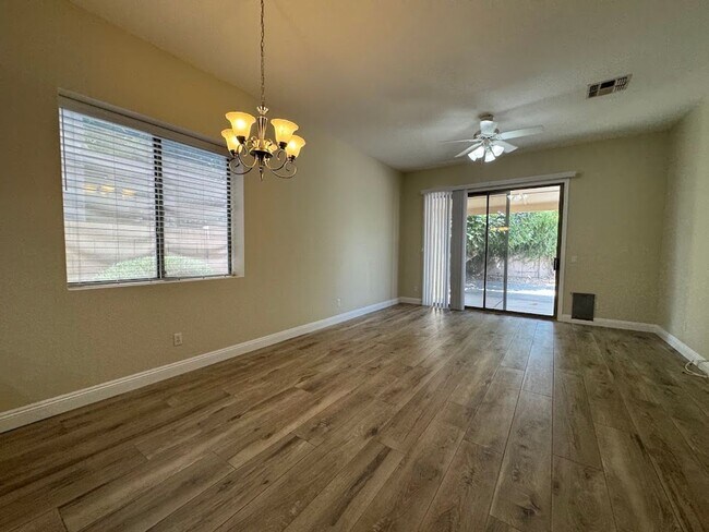 Building Photo - 4714 E Paso Trail