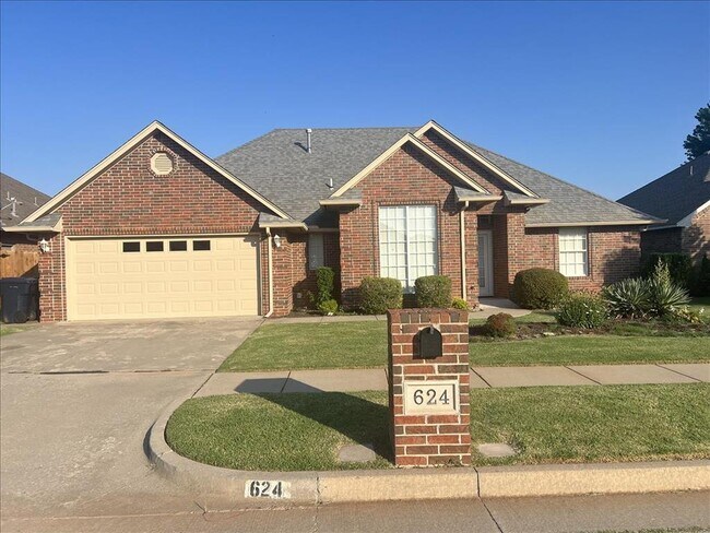 Primary Photo - 624 Vickery Ave